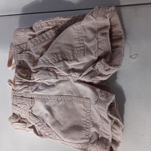 Baby Gap shorts size 12-18 mths. In great shape